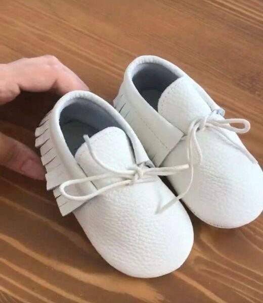 Beyaz Bağcıklı Erkek Makosen