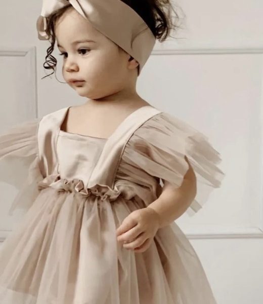 Bej Gelinlik Başlıklı